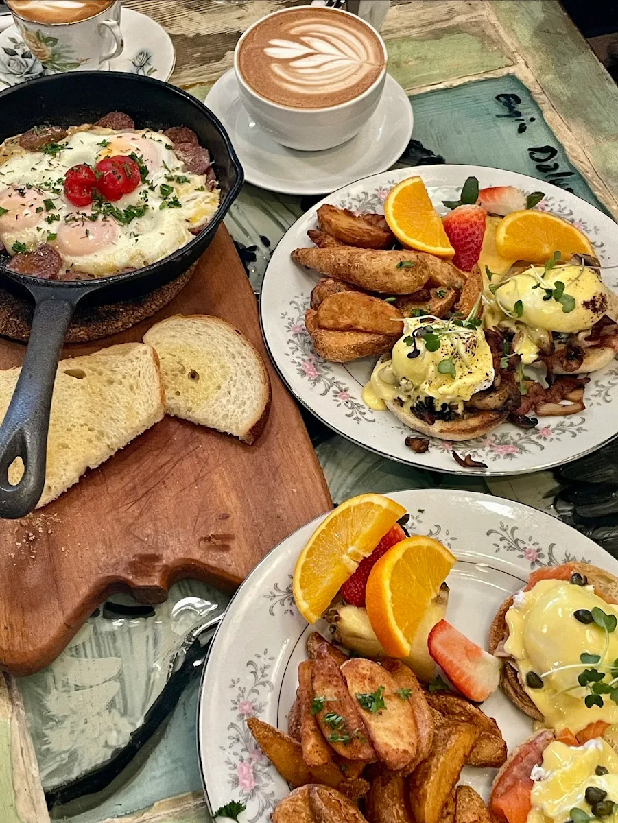 Cezanne Turkish Eggs Ans Pastrami