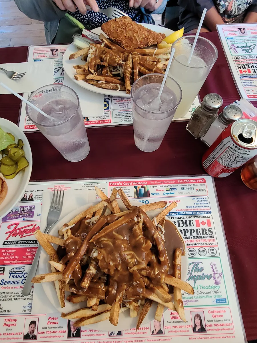 Large Poutine, Mustangs Grill