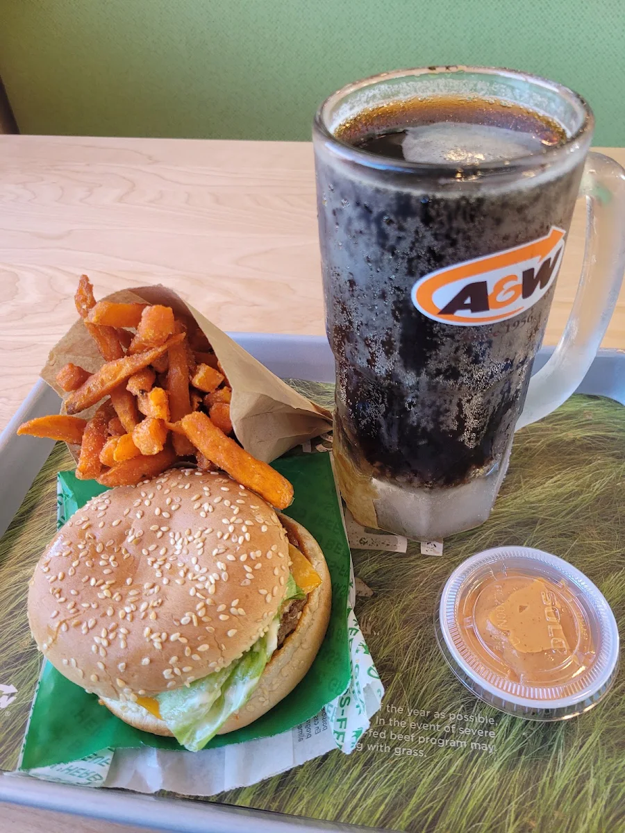 Burguer with Sweet Potato Fries