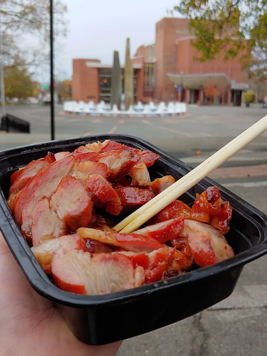 BBQ Pork Lo Mein