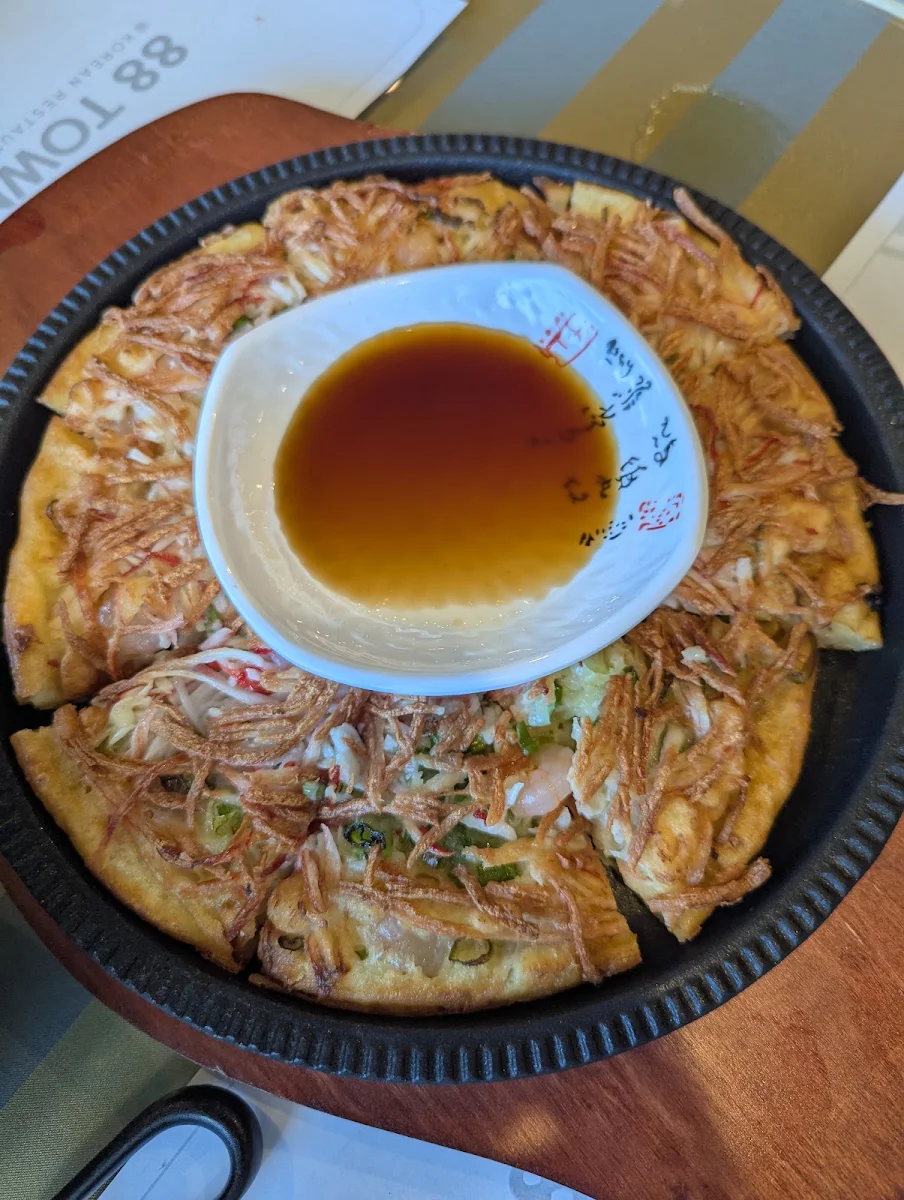 해물파전 Haemul Pajeon Seafood Pancake