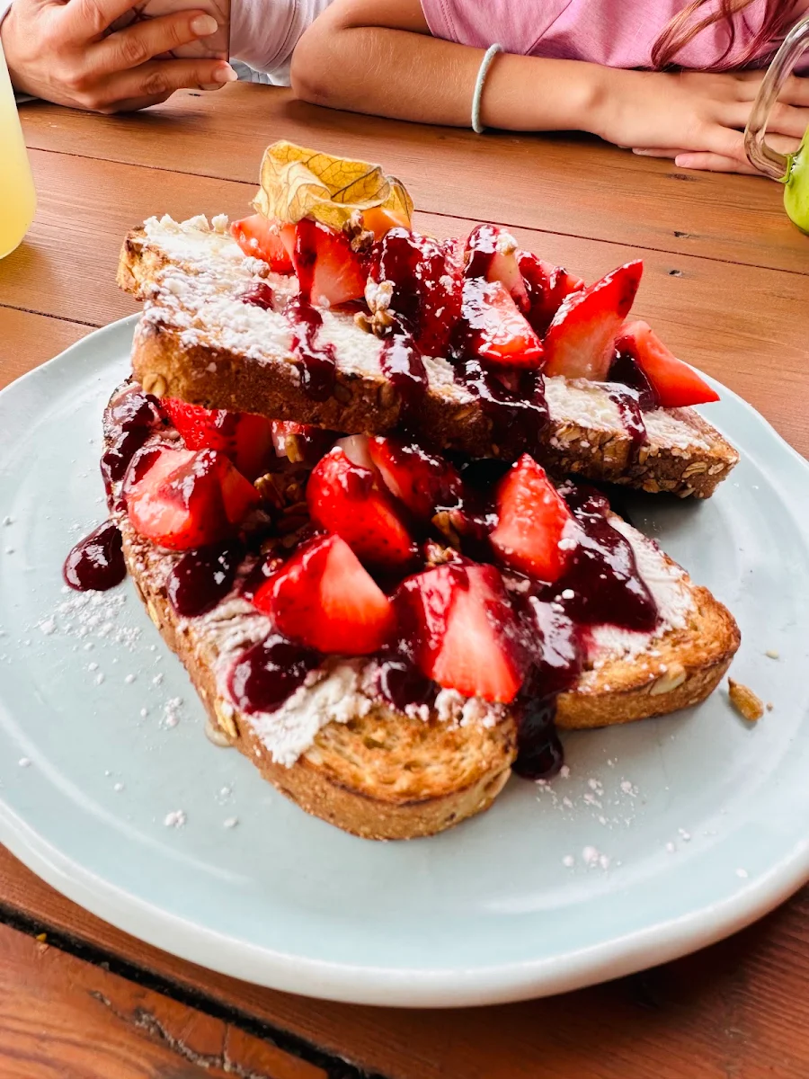 Brioche French Toast & Fresh Fruits