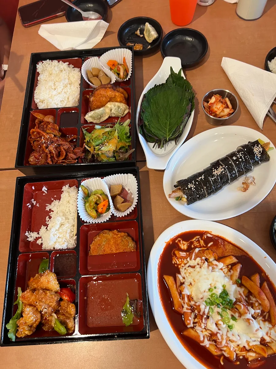 BBQ Combo Doshrock Bulgogi Jeyuk Dak-Galbi