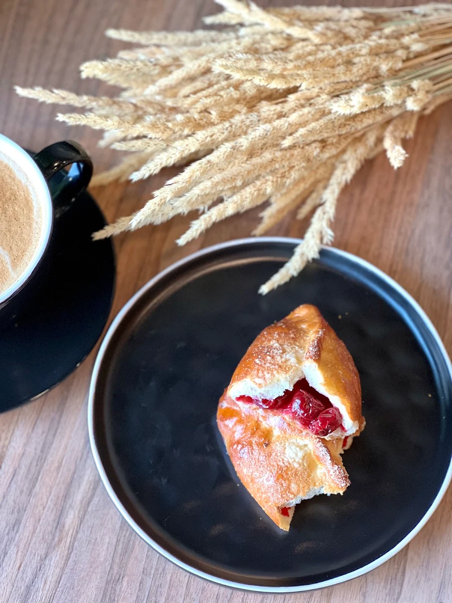 Vatrushka with Salted Caramel