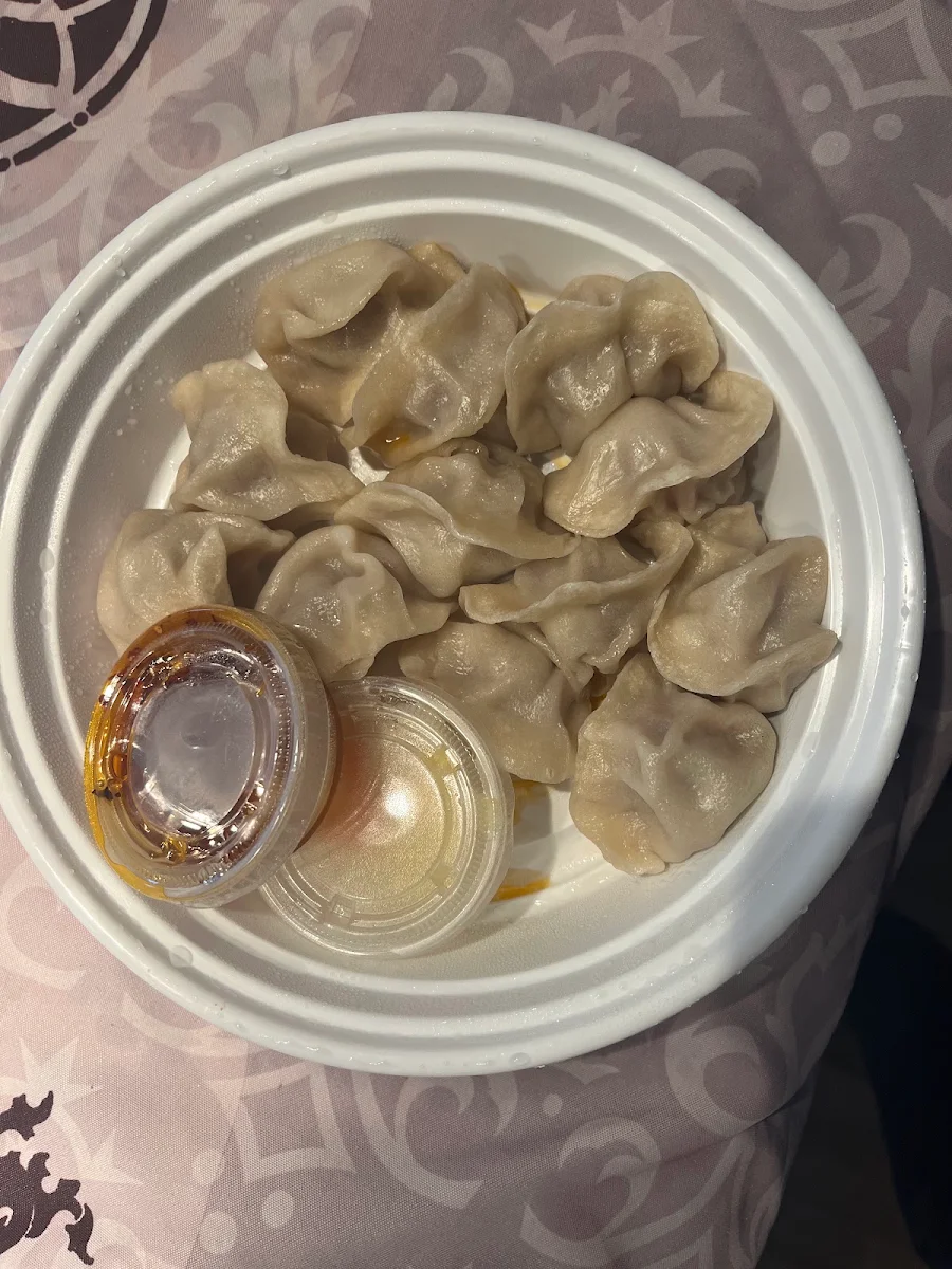 Dumplings Chinois Faits Maison Vapeur – Porc & Chou 12 Pièces Pork & Cabbage