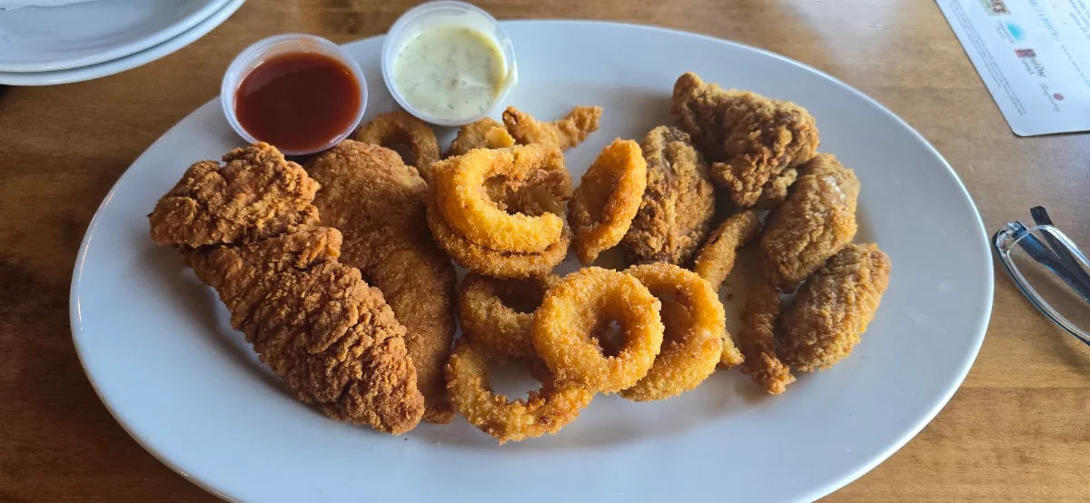Highlights, Chuck’s Roadhouse Bar and Grill