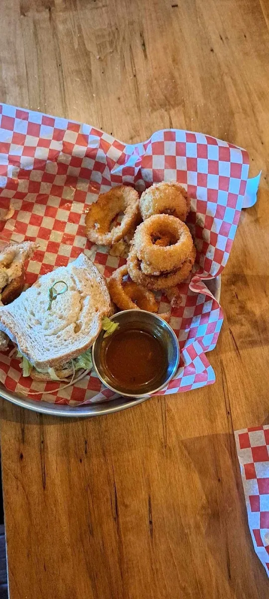 Highlights, Chuck’s Roadhouse Bar and Grill