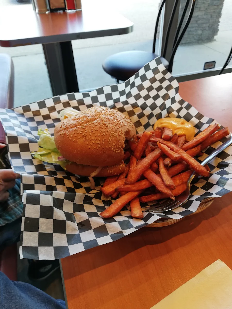 Cheeseburger& Sweet Potato Fries