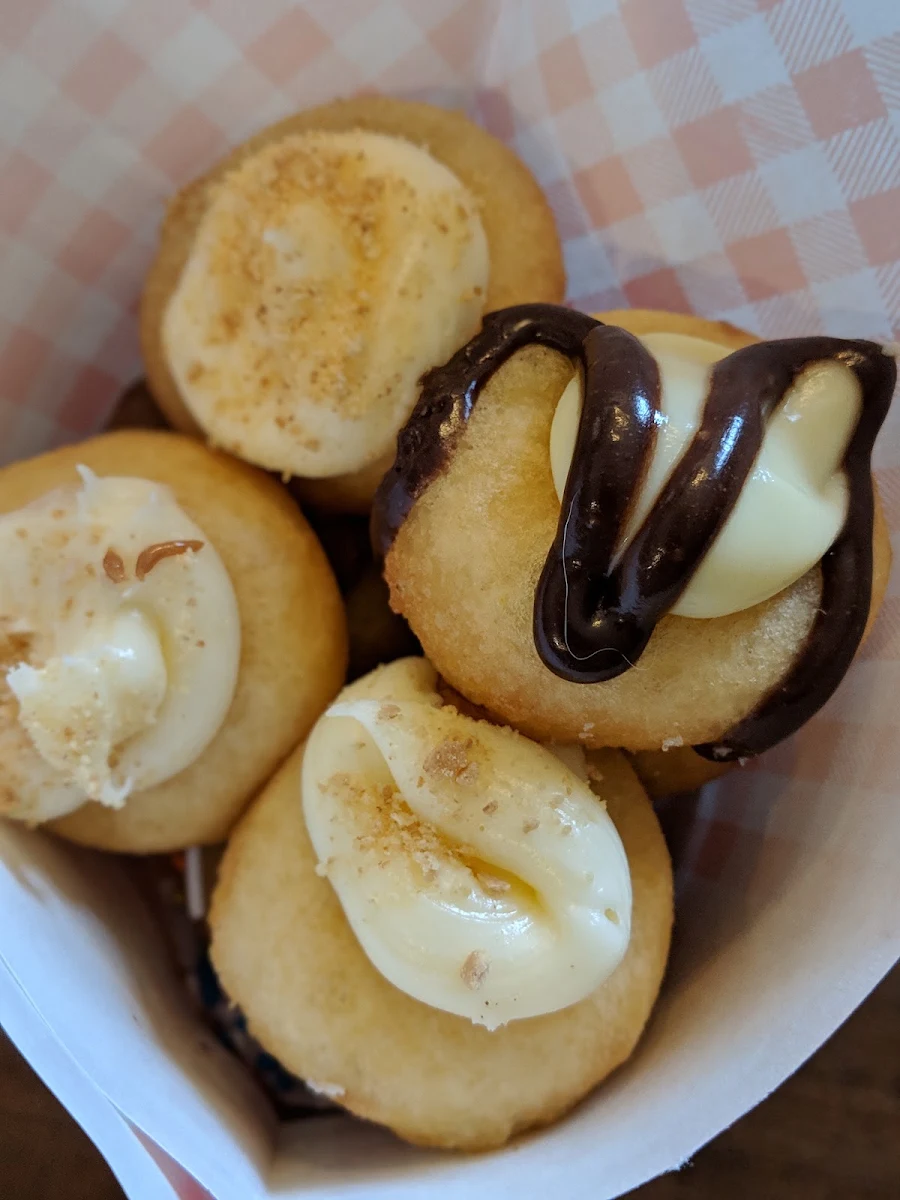 Mini Donuts Cheesecake & Boston Creme