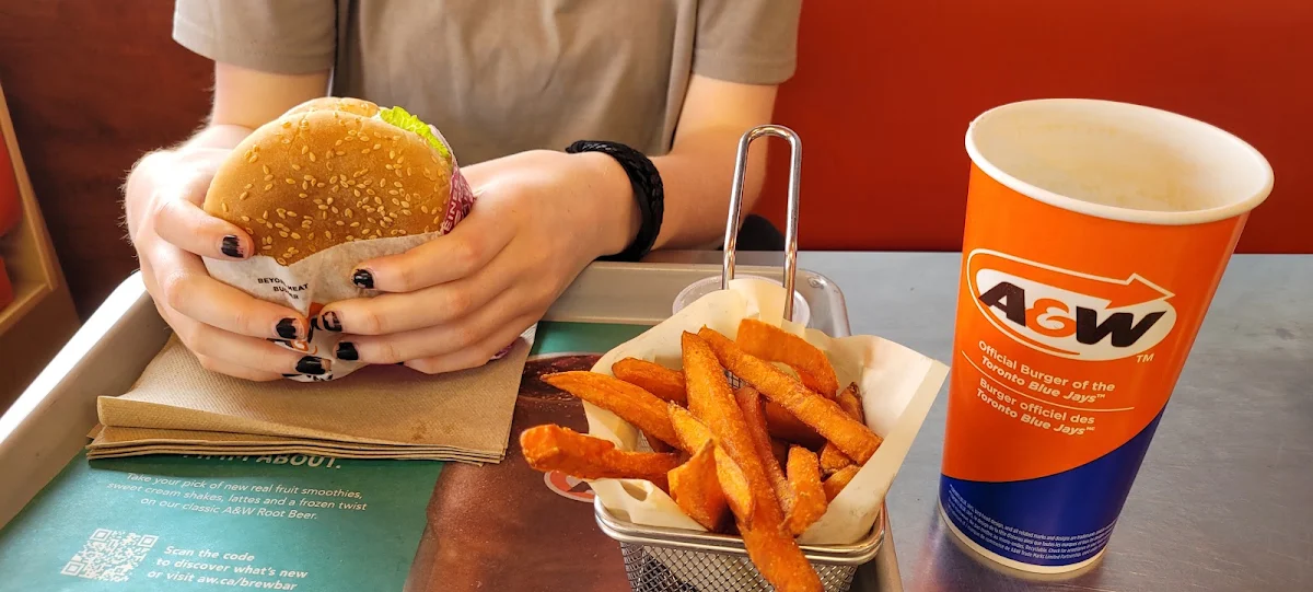 Beyond Meat Burger Sweet Fries