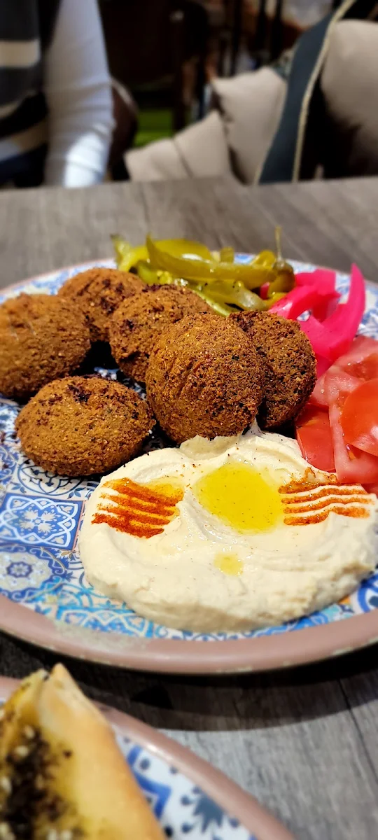 Falafel Platter with Hummus