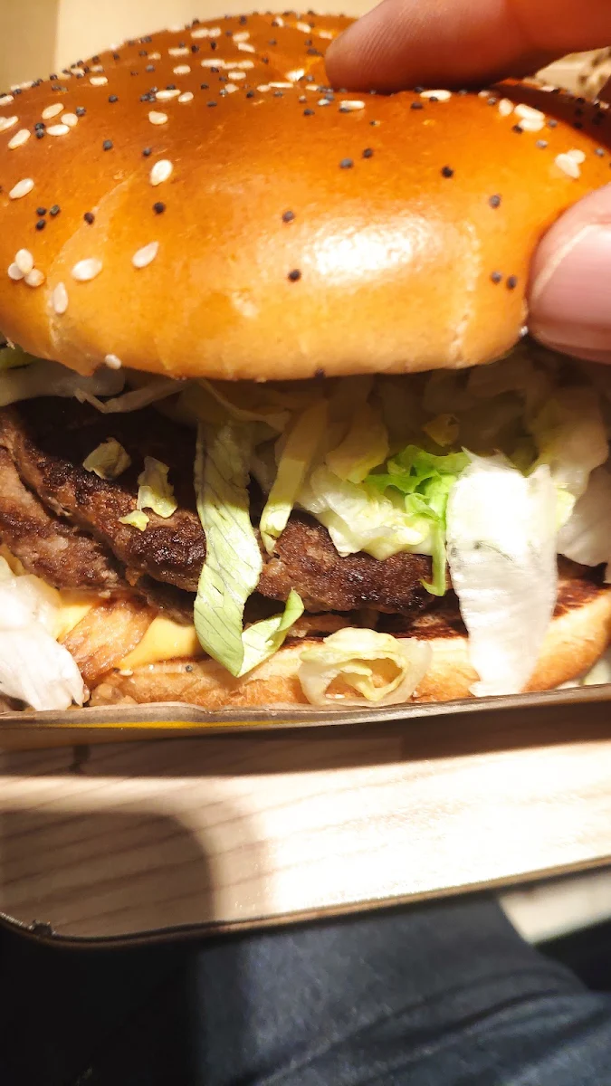 Arch Burger