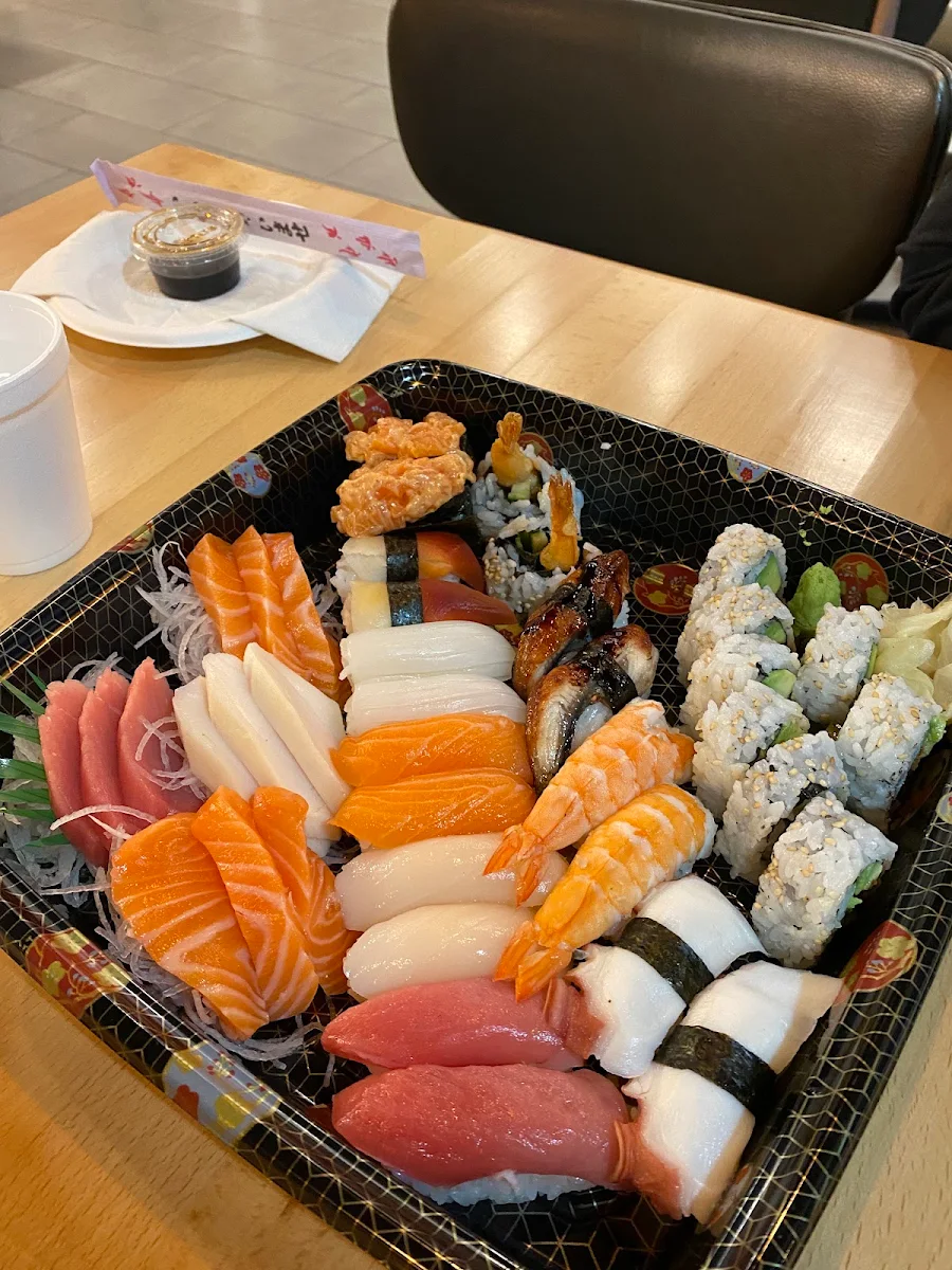 Sushi & Sashimi Combo 16 pcs