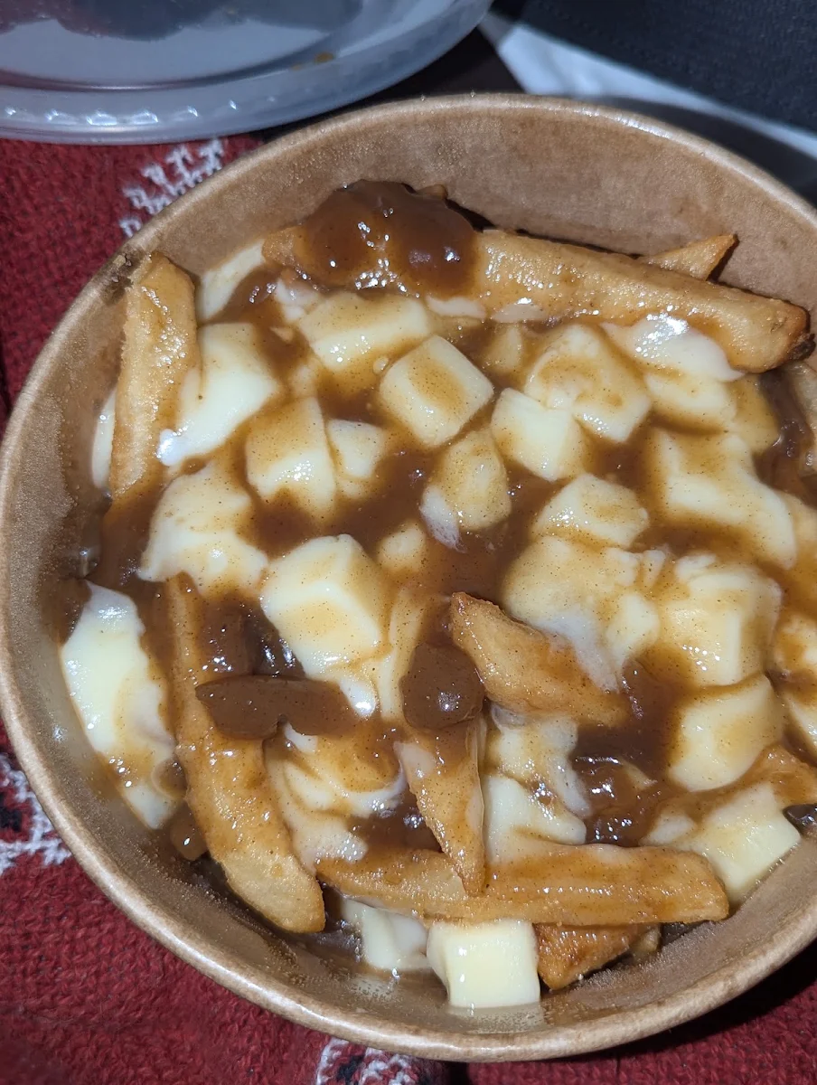 Poutine Classique Classic Poutine