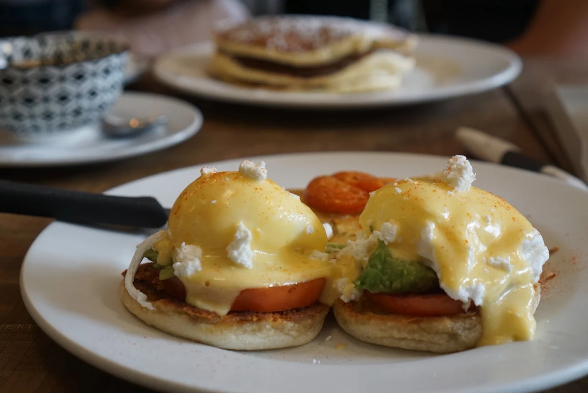 Poached Eggs Hollandaise