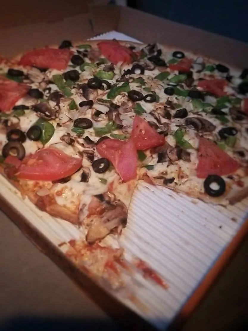 Thin Crust Veggie Pizza