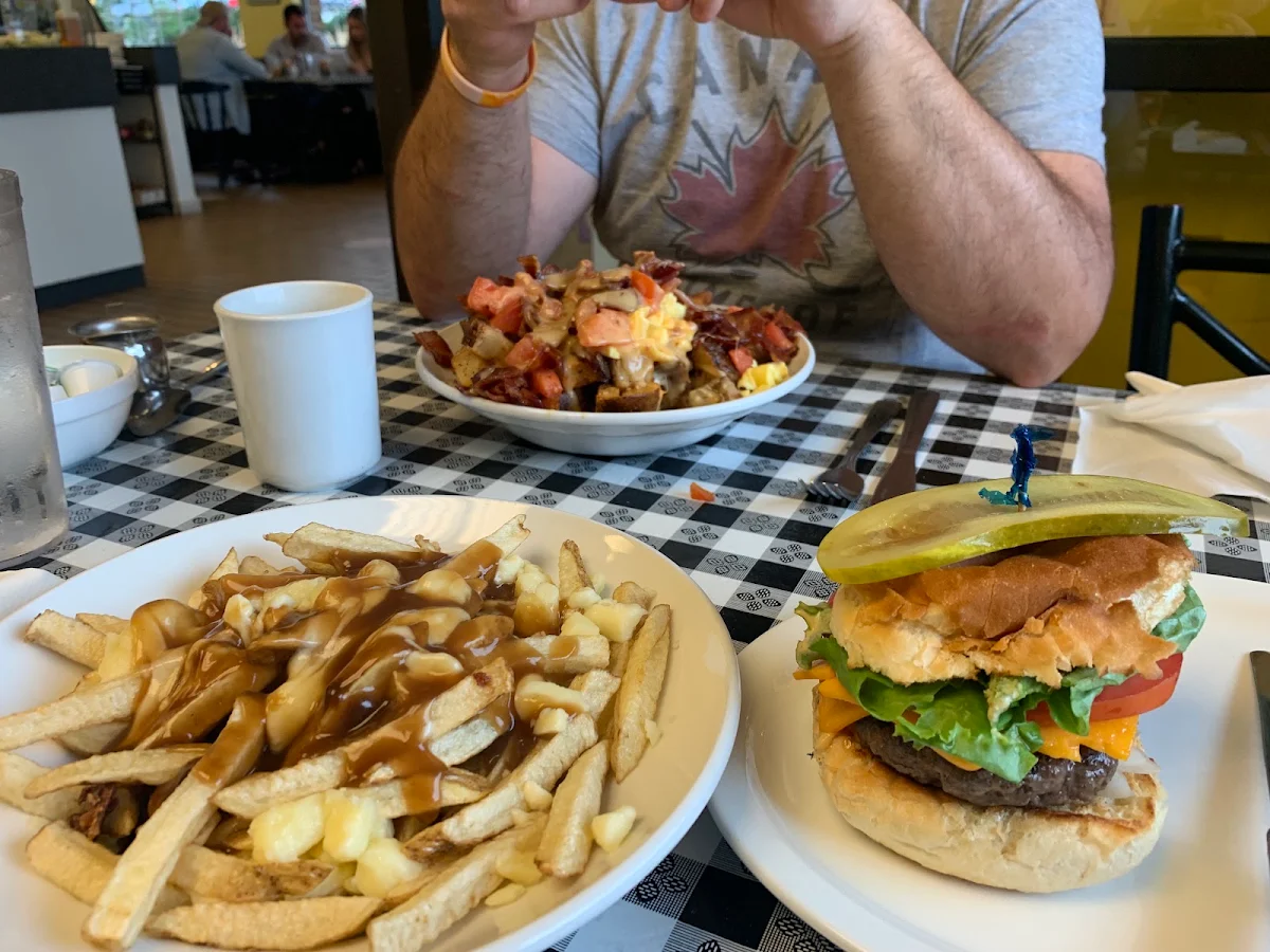 Breakfast Poutine