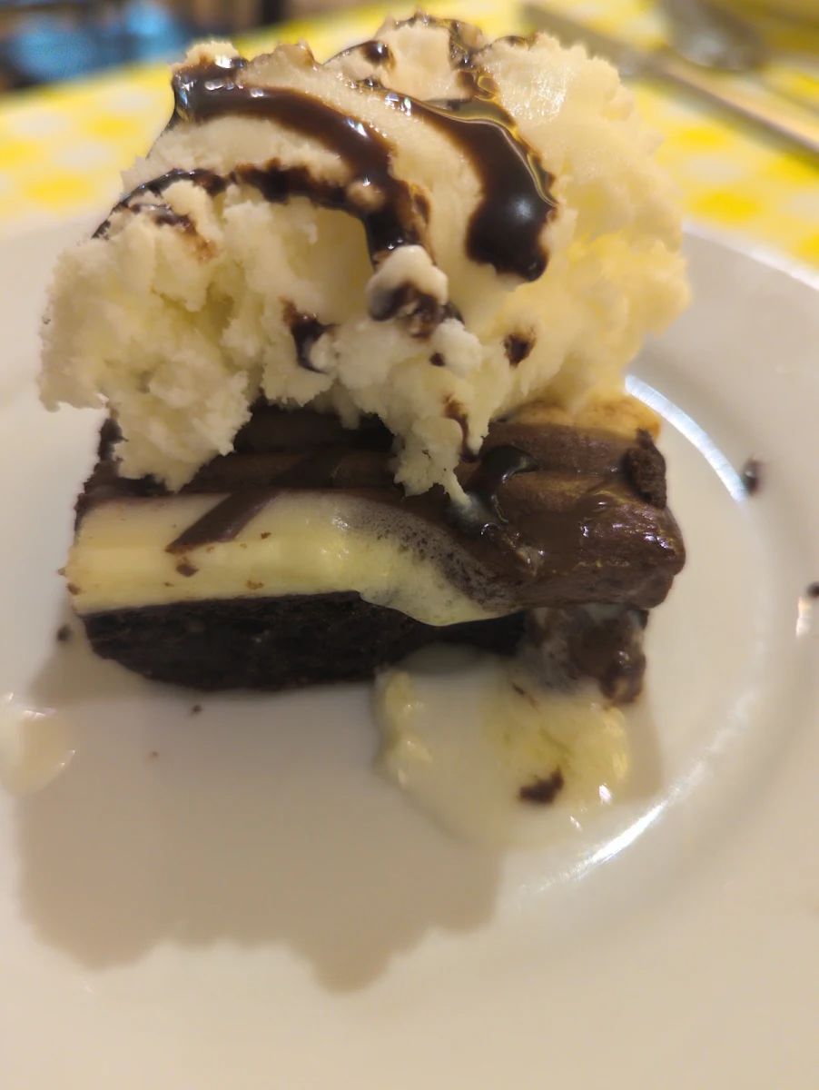 Sizzling Chocolate Brownie Topped with Vanilla Ice-Cream