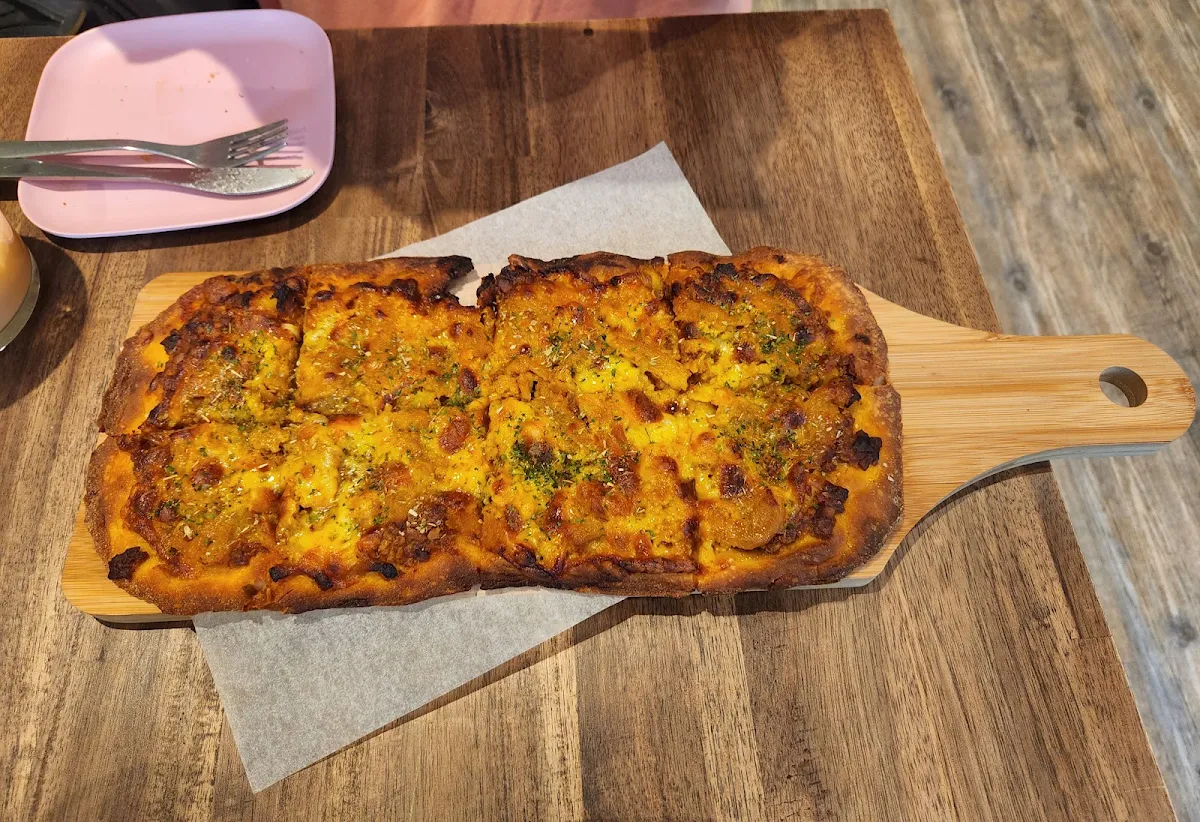 Chicken Satay Pizza