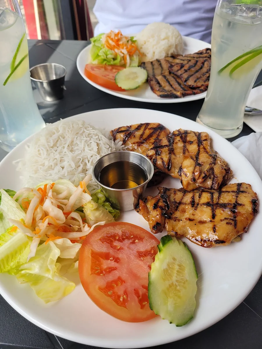 Grilled Chicken Vermicelli & and Salad Platter