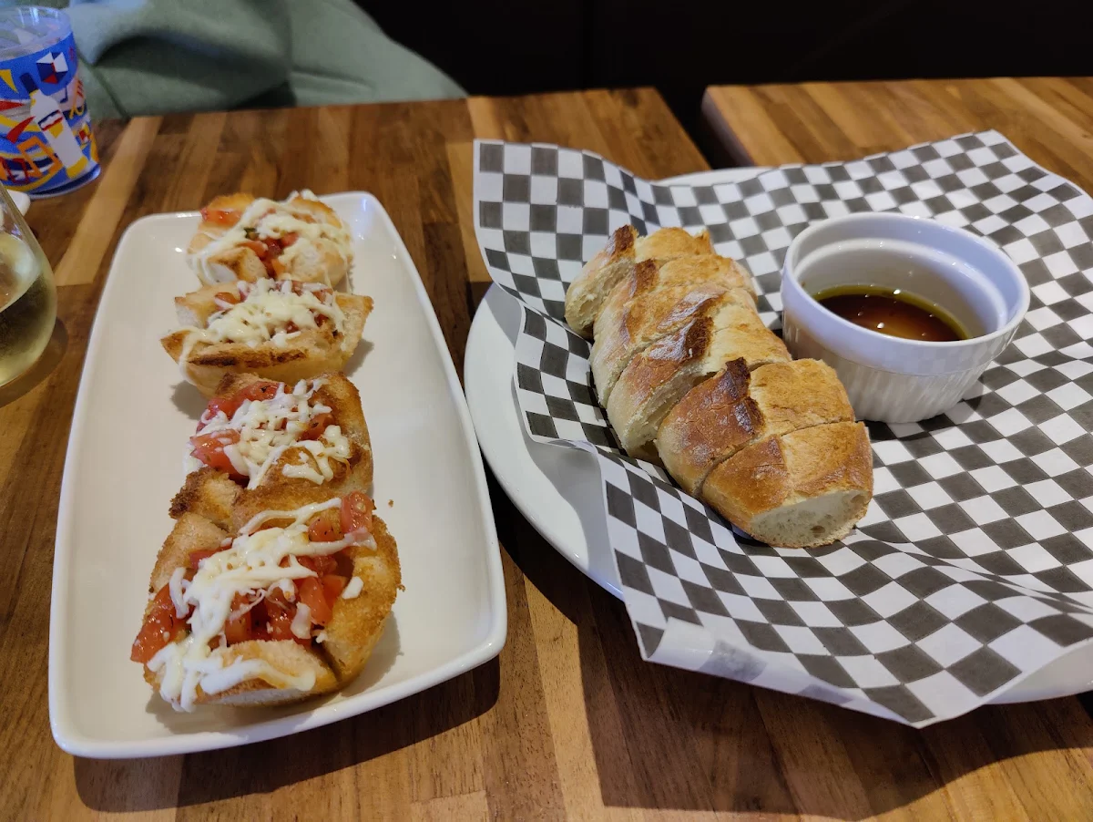 Garlic Bread with Cheese and Tomato Sauce