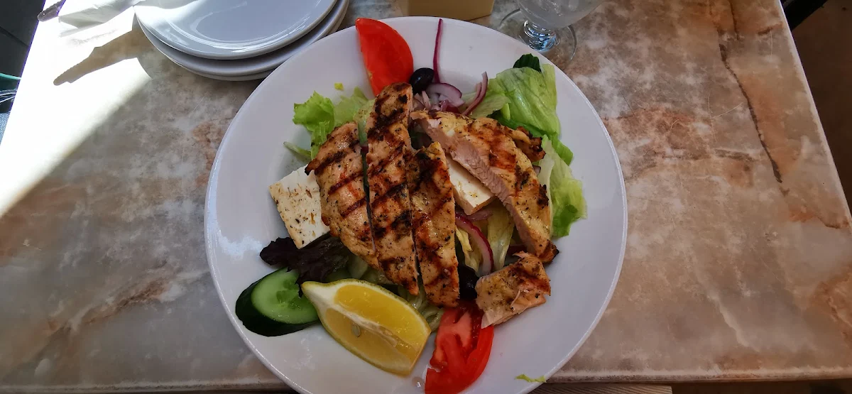 Greek Salad with Chicken