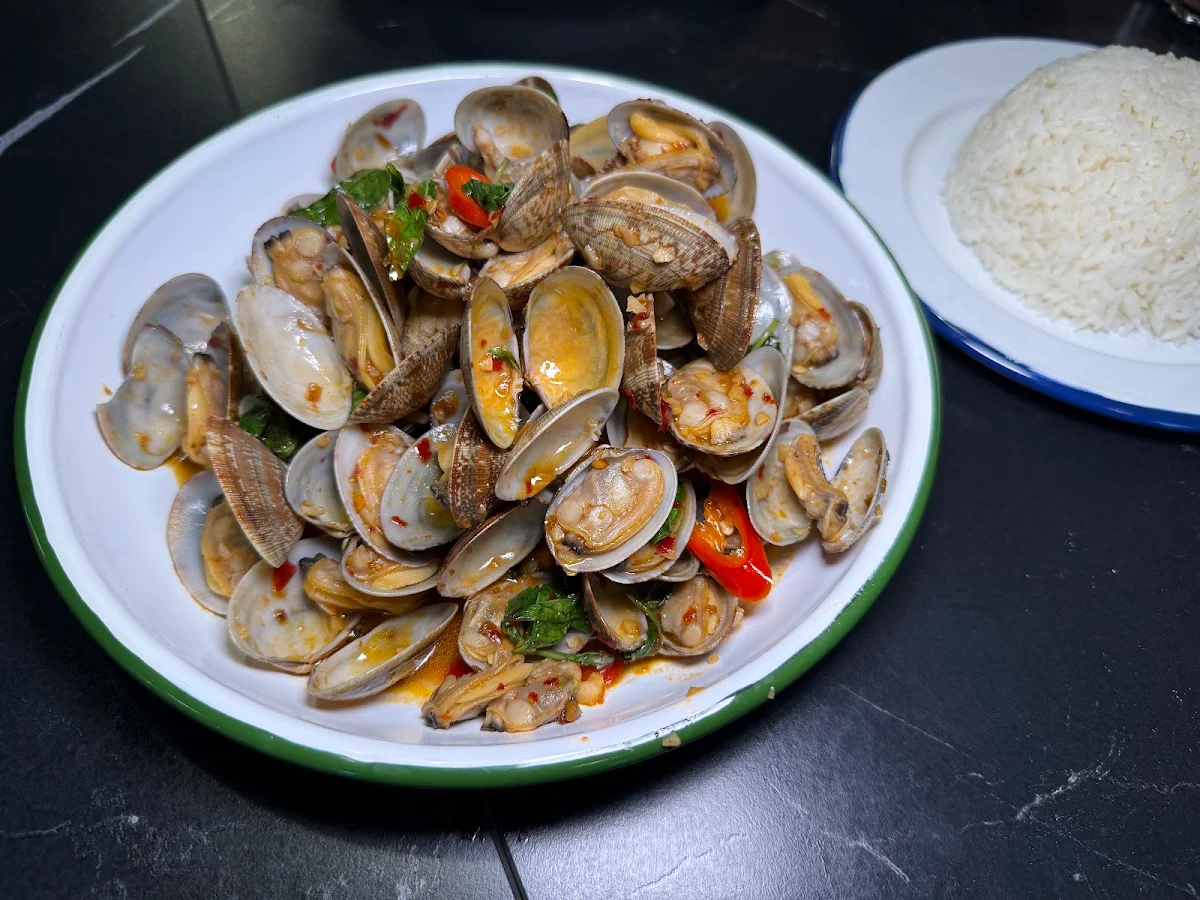 Stir-Fried Clams