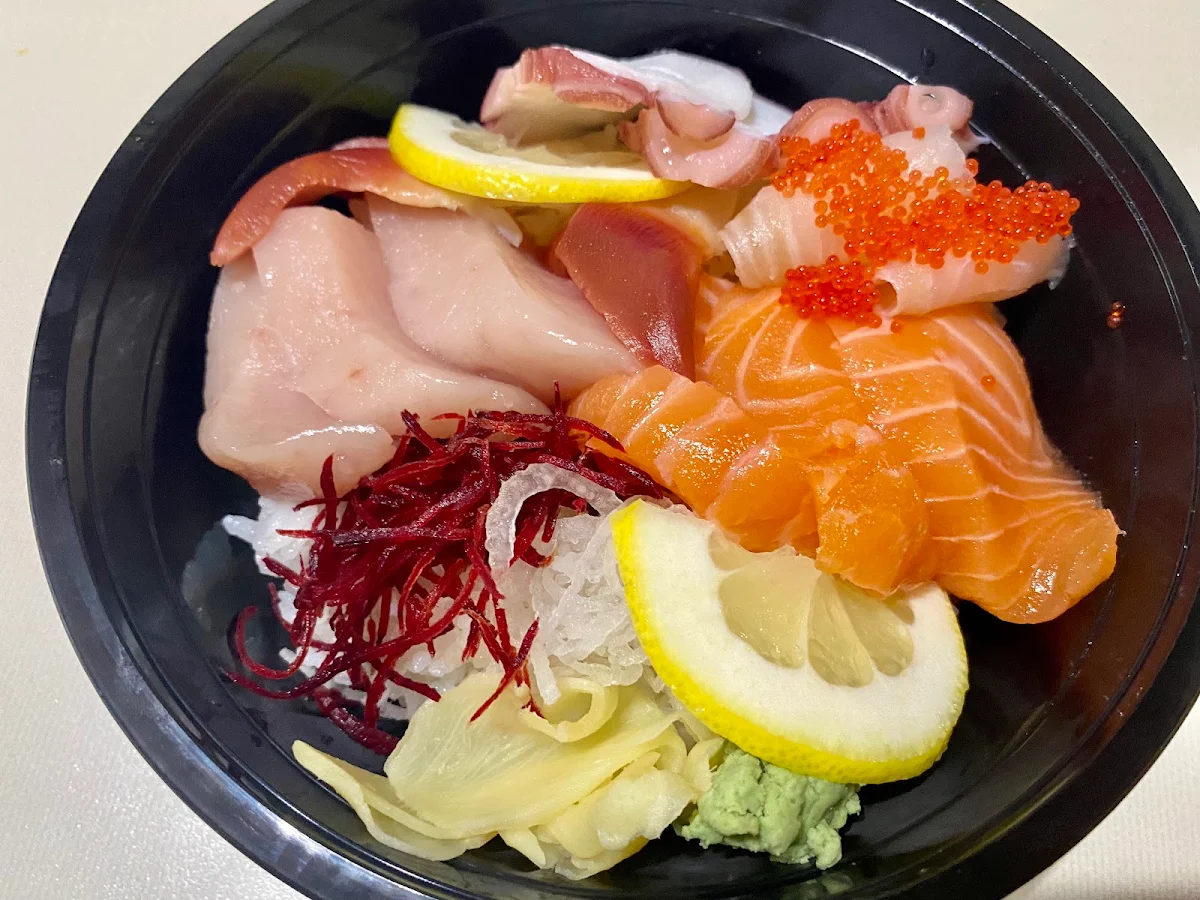 Assorted Sashimi Don