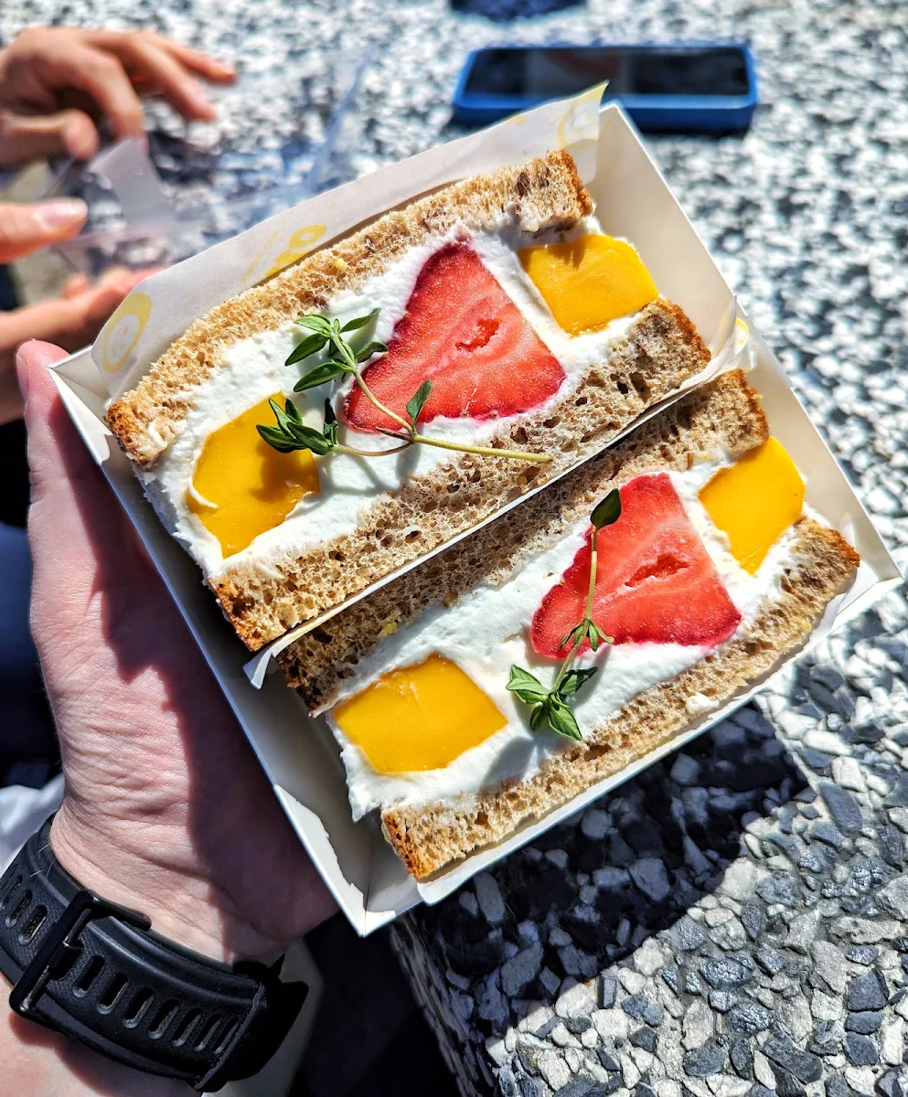 Mango & Strawberry Sando