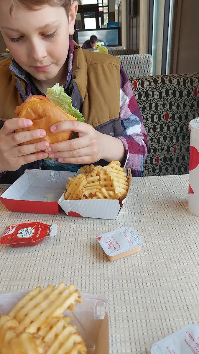 Chicken Filet Deluxe Sandwich