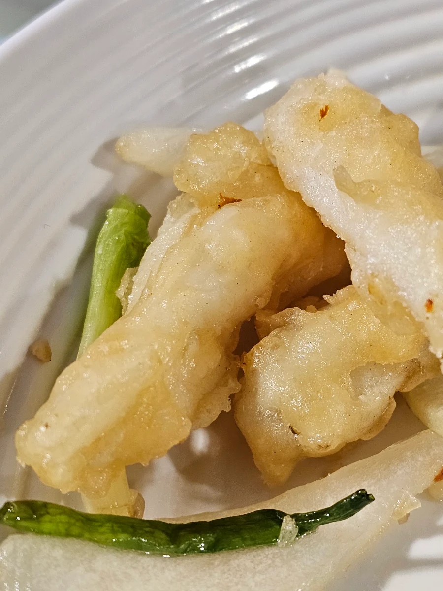 Deep-Fried Fish Fillet in Ginger and Onion Sauce