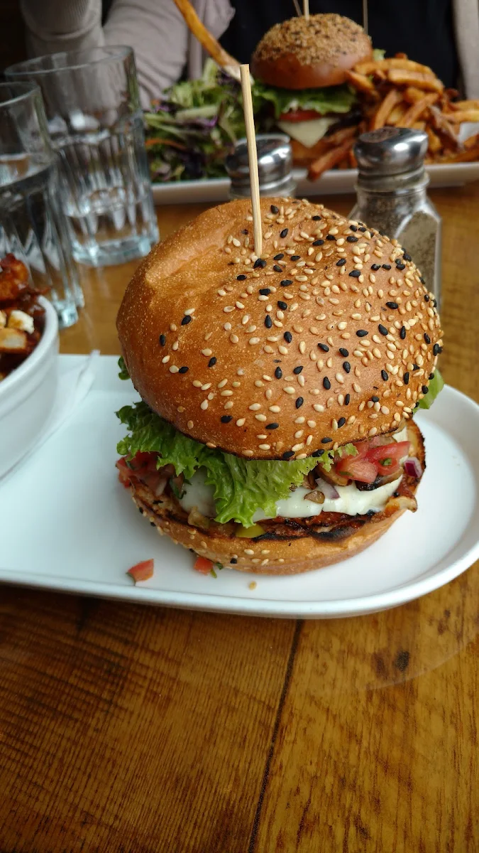 Burger Beaubien Avec Frites de Patate Douce