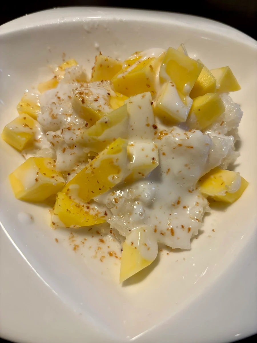 Sweet Coconut Sticky Rice with Mango