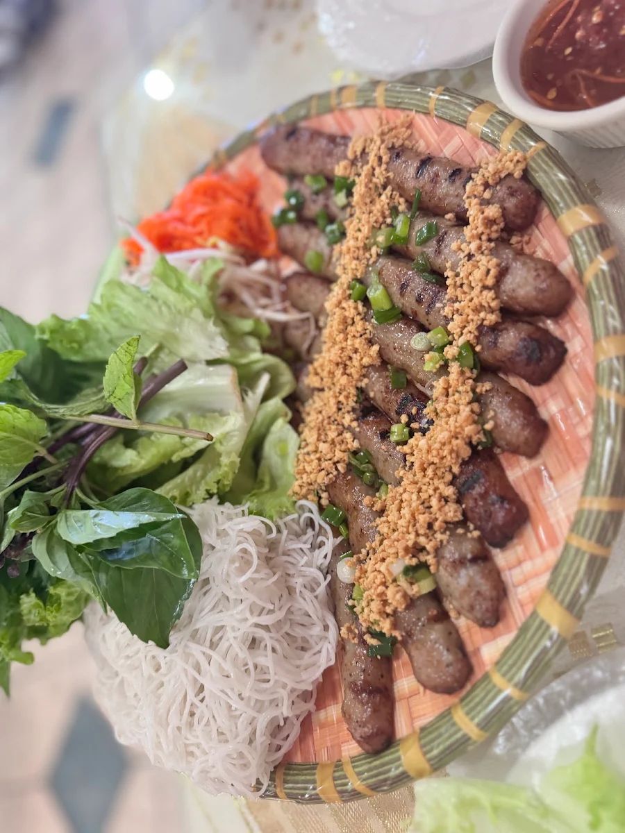 Highlights, Saigon Paradise Restaurant