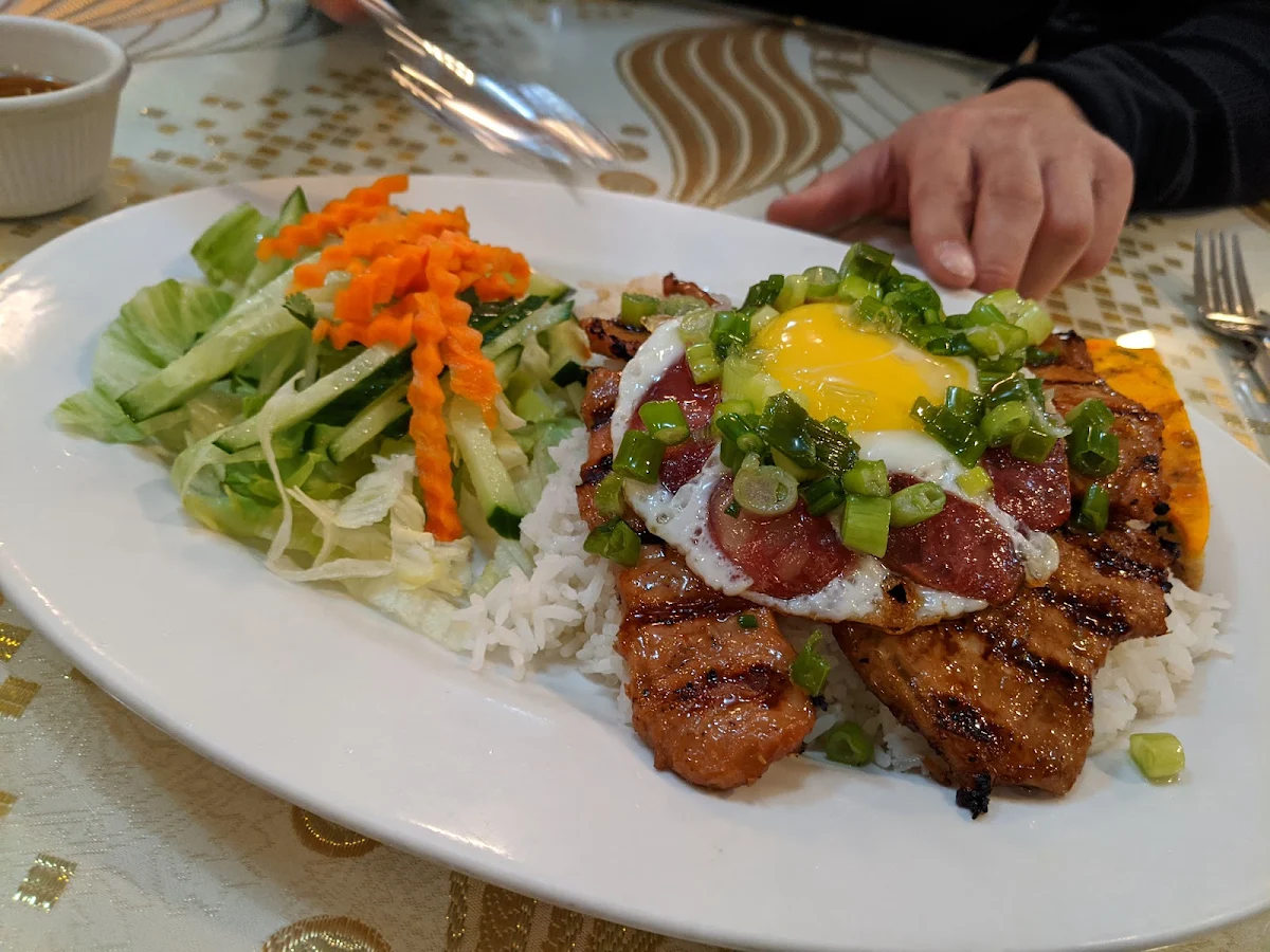 Jumbo Combination, Saigon Paradise Restaurant