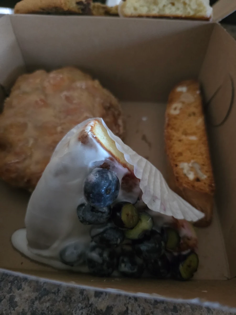 Fritter Biscotti Blueberry-Lemon Blondie