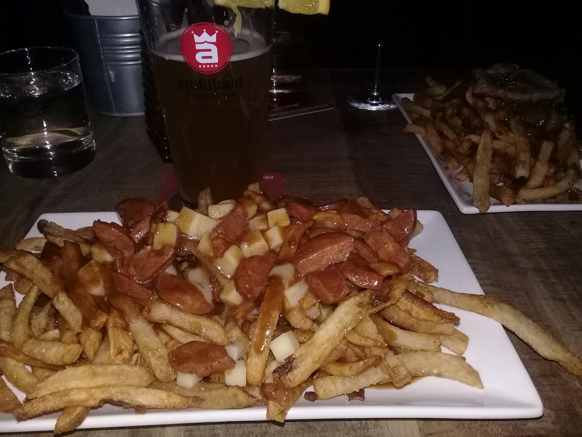 La Poutine, Pub Quartier Latin