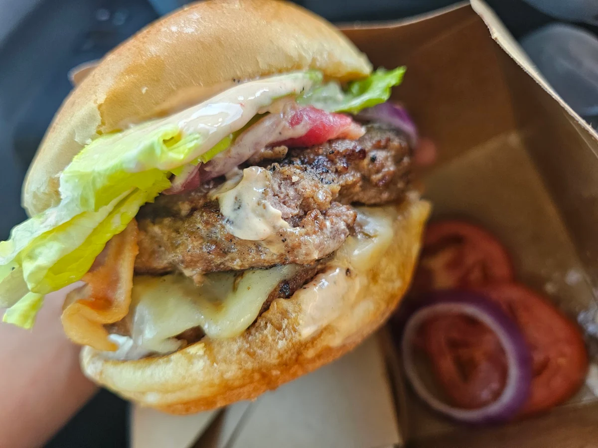 Bacon Cheeseburger, Tavern 52 Bar & Grill