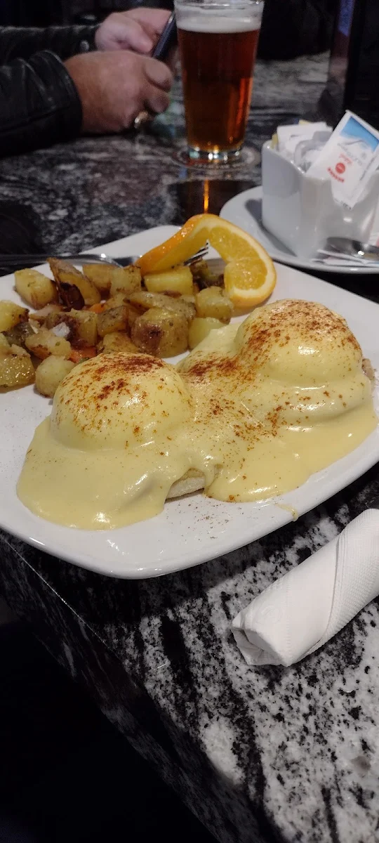 Eggs Benedict, Tavern 52 Bar & Grill