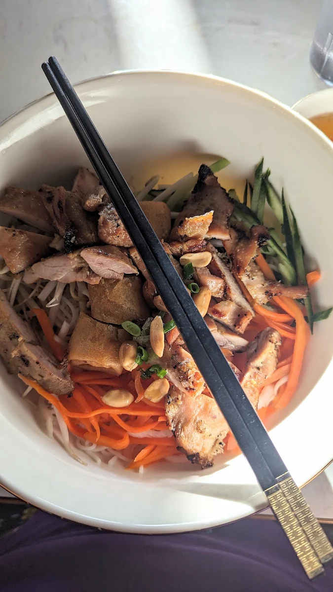 21 Chicken Bun Grilled Chicken on Vermicelli with Veggies