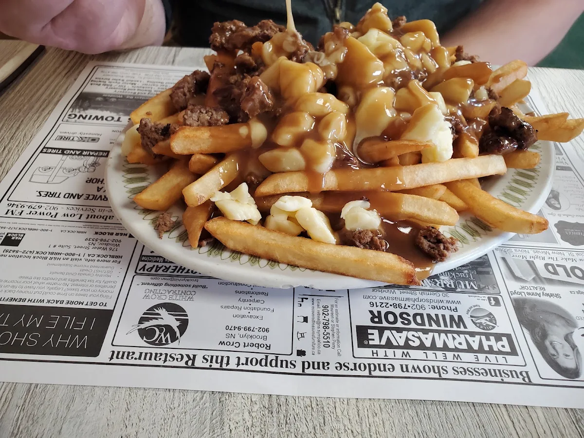 Hamburger Poutine, Walkers Restaurant