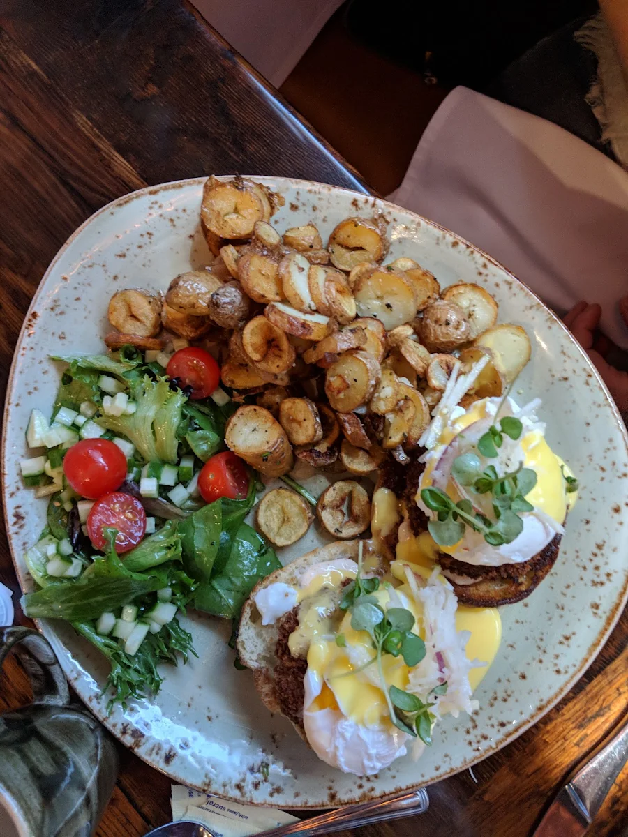 Honey Ham Eggs Benedict
