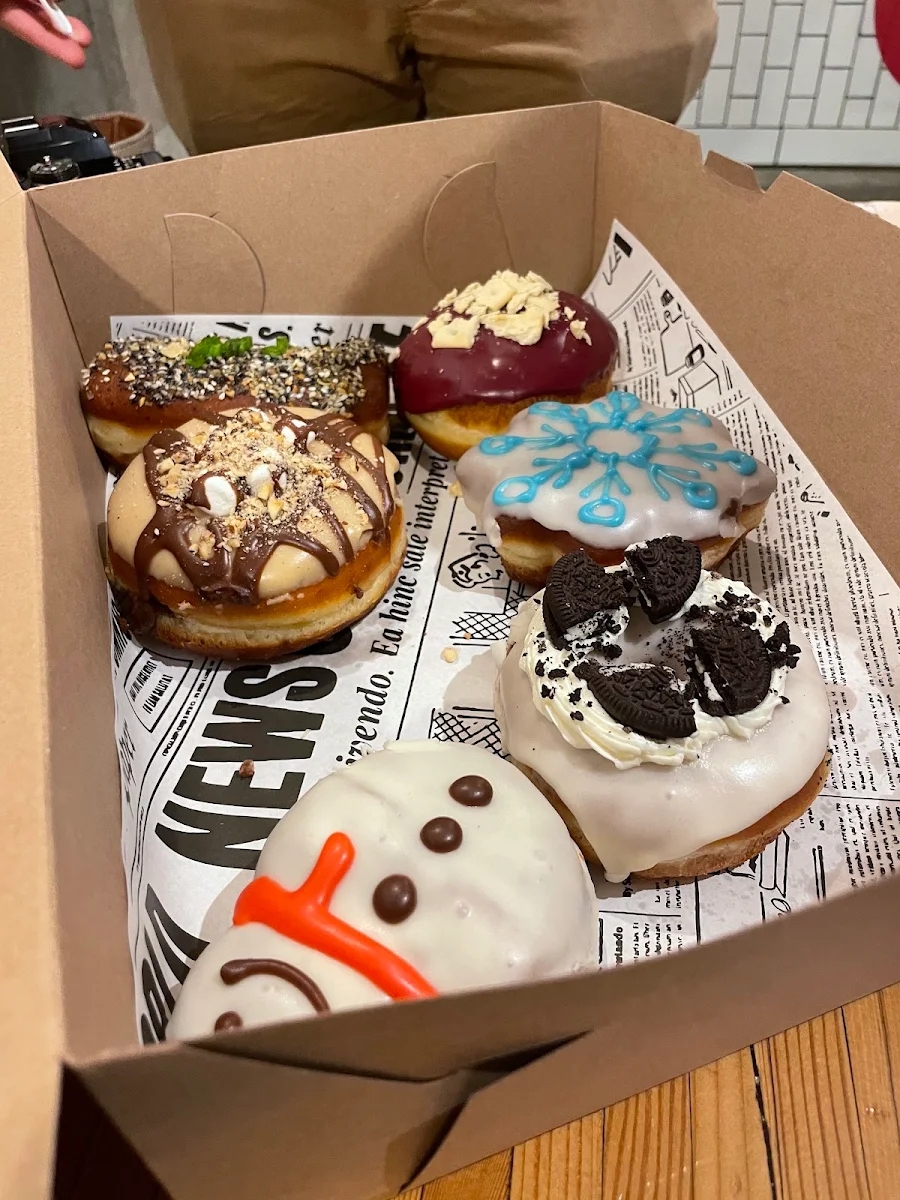 6 Assorted Ring Bronuts Premium Ring Donuts