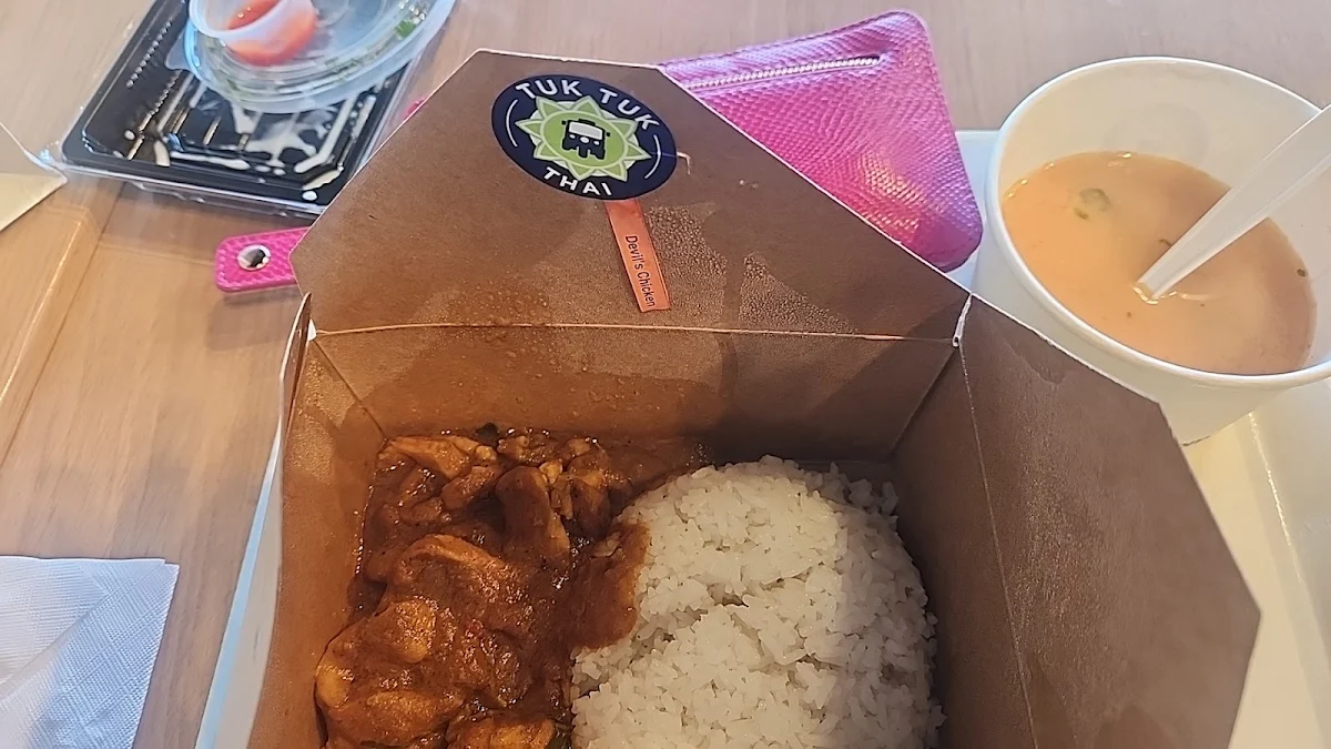 Devil's Chicken, Tuk Tuk Thai - Crowfoot