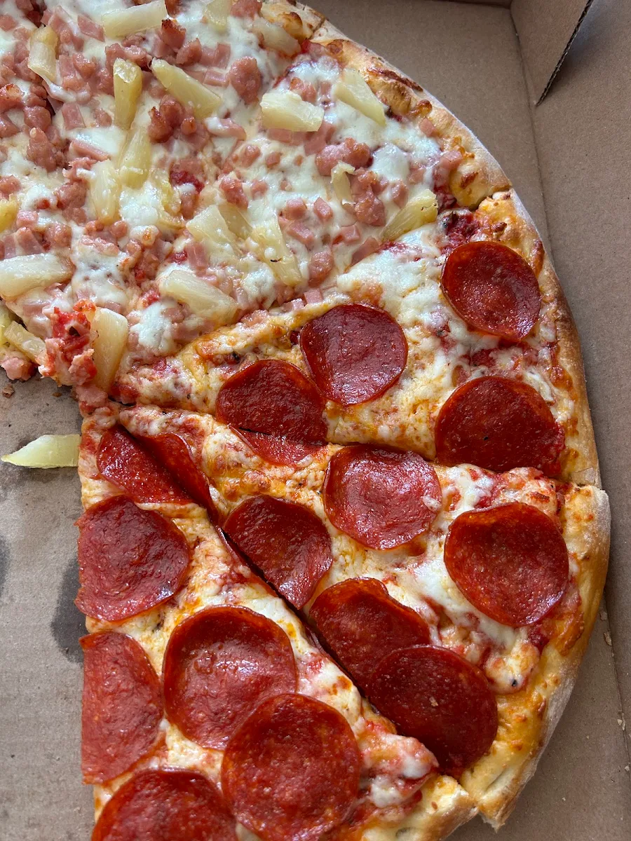 Pepperoni & Hawaiian Pizza