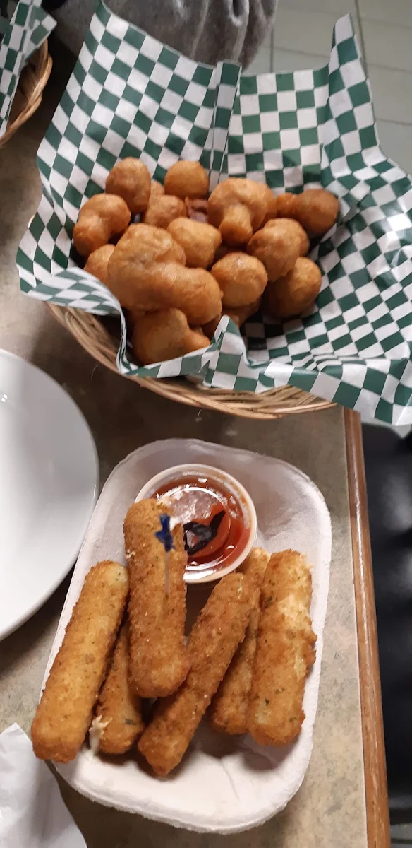 Mozzarella Sticks & Deep Fried Mushrooms