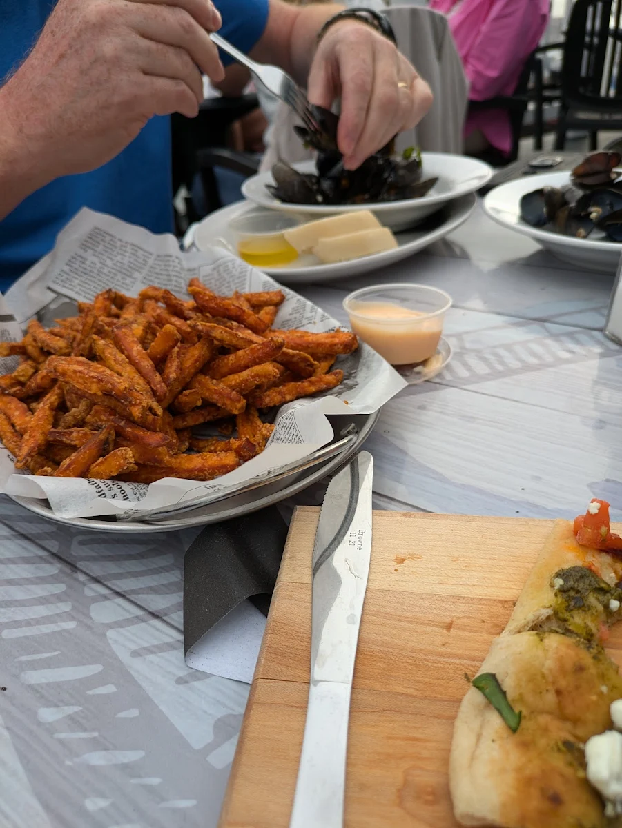 Pei Mussels and Sweet Potato Fries