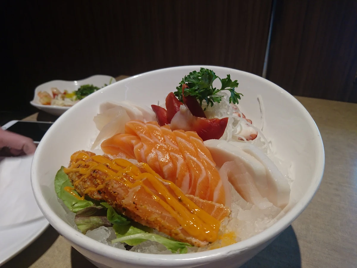 T Salmon Sashimi 3