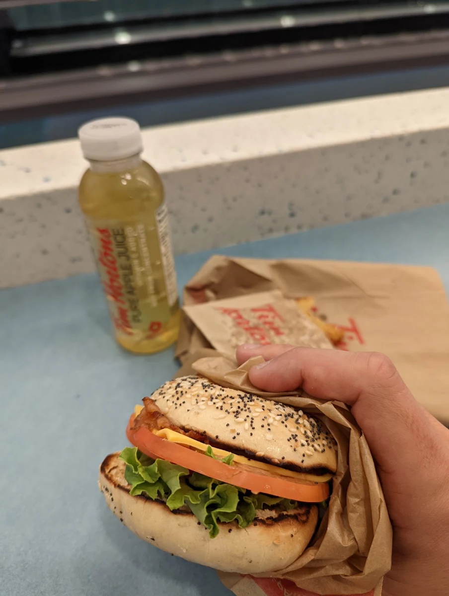 Belt - Bacon Egg Lettuce Tomatoes Bagel