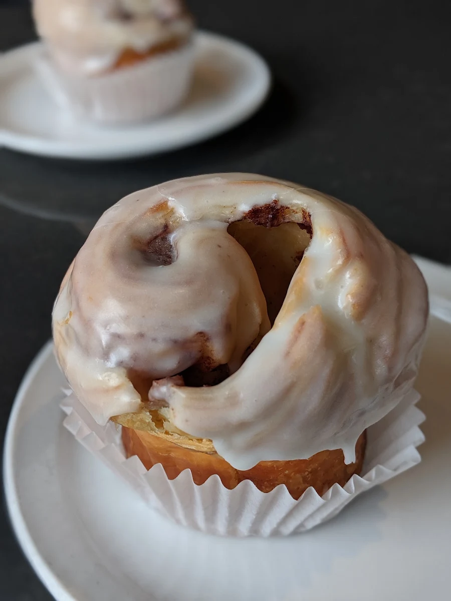 Apple Fritter Cruffin